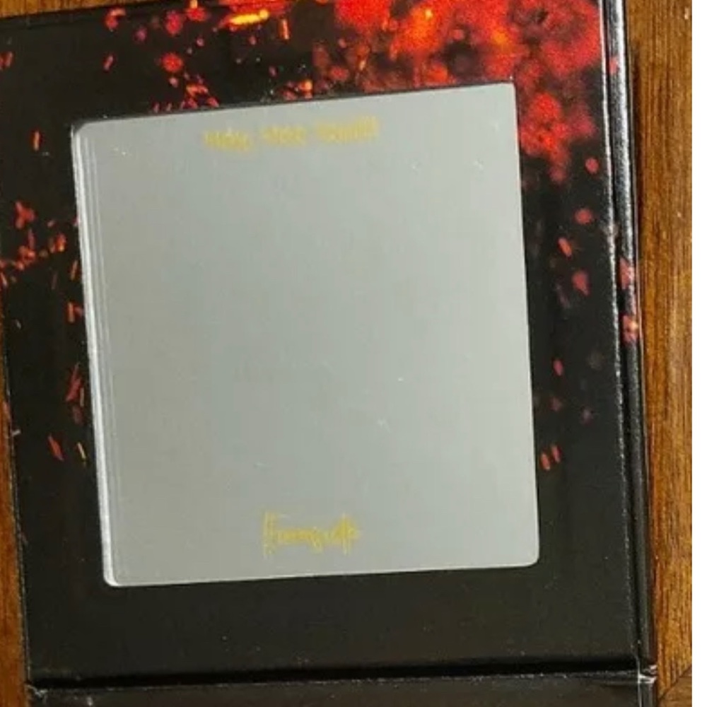 FIRESIDE EYESHADOW PALETTE😍 - Picture 5 of 6